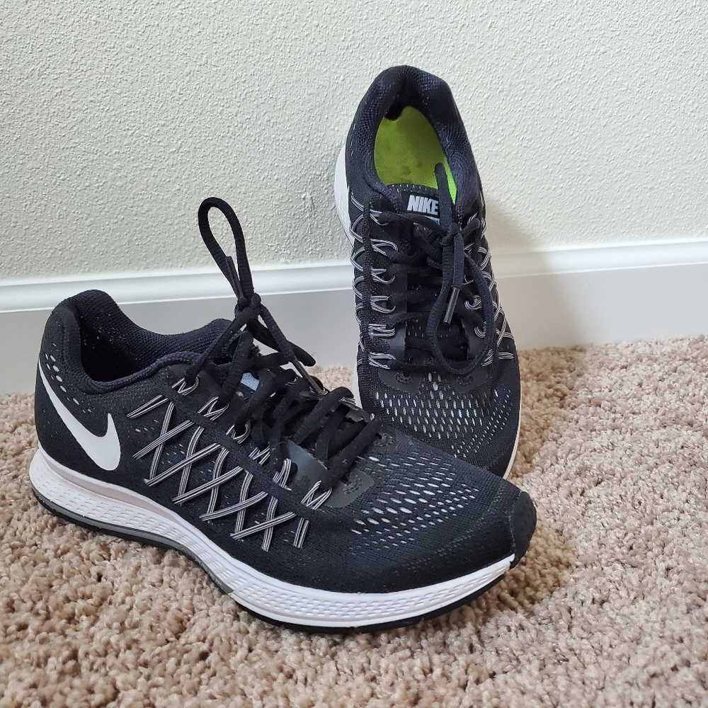 Black Nike Pegasus